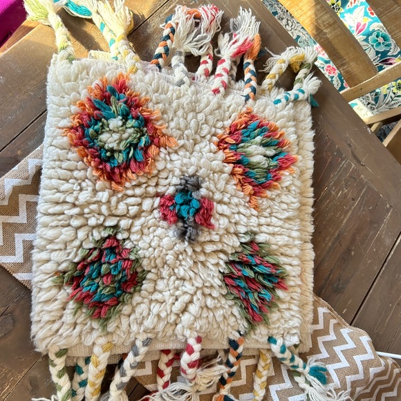 West Elm Place settings - Picture 3 of 4